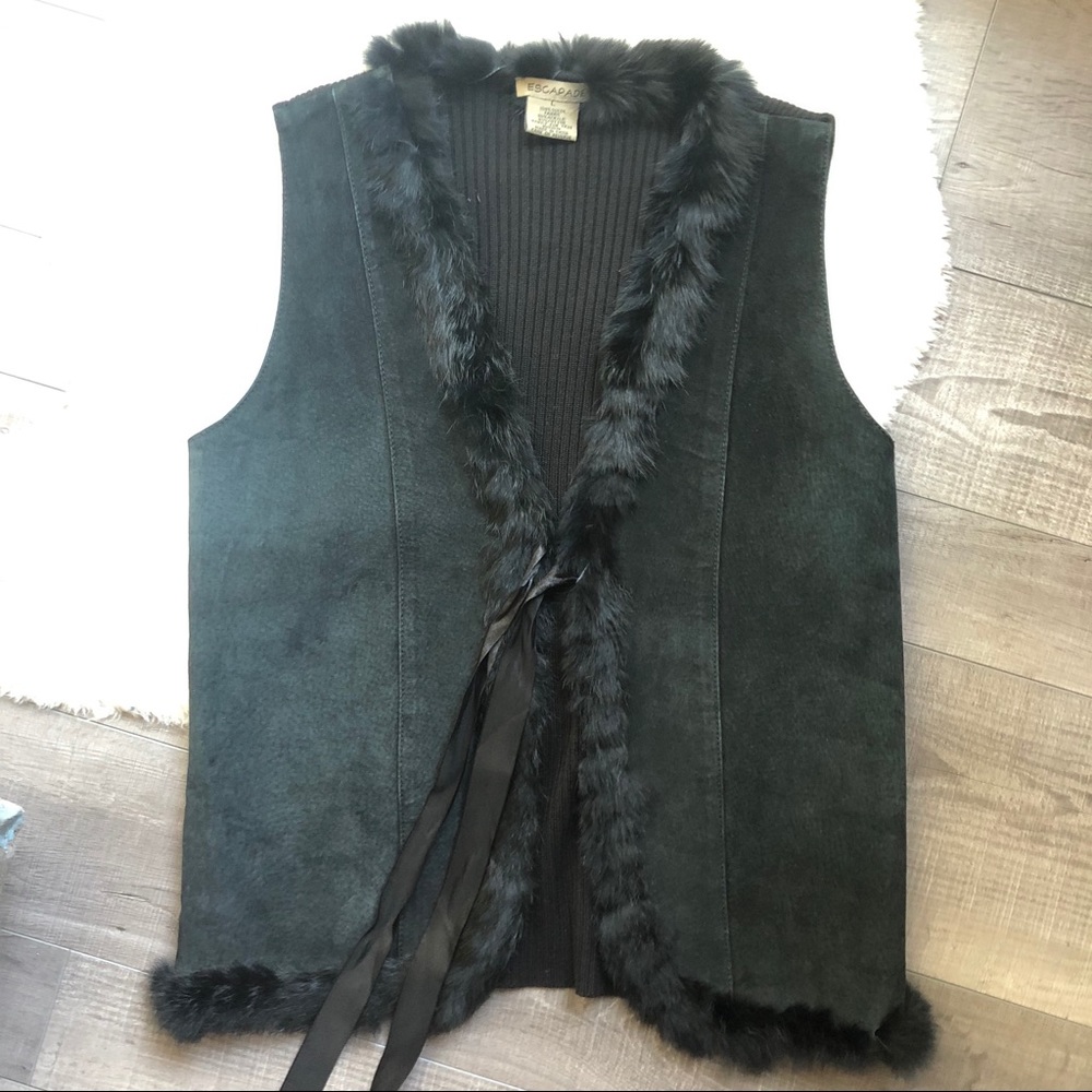 Black Suede Rabbit Fur Vest Large Ribbon Tie Large